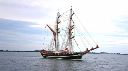 Segelschiff "Eye of the Wind"